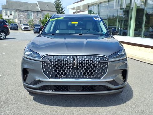 Certified 2025 Lincoln Aviator Reserve w/ Illumination Package AWD/4WD image 8