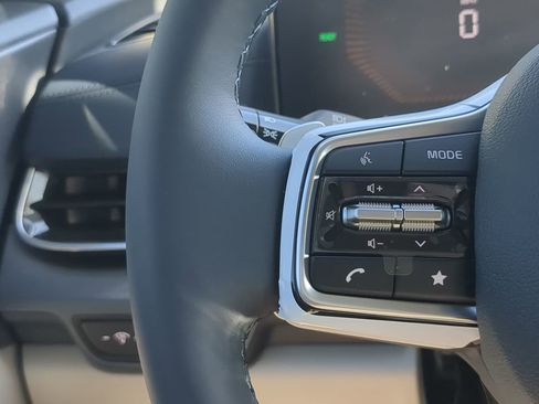 New 2026 Kia Carnival EX image 21