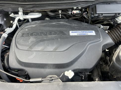 Used 2020 Honda Pilot Touring image 9
