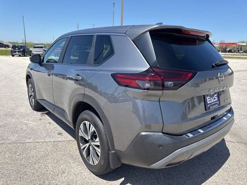 Used 2023 Nissan Rogue SV AWD/4WD image 4