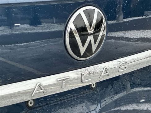 Used 2022 Volkswagen Atlas SE w/ Black Wheel Package image 18