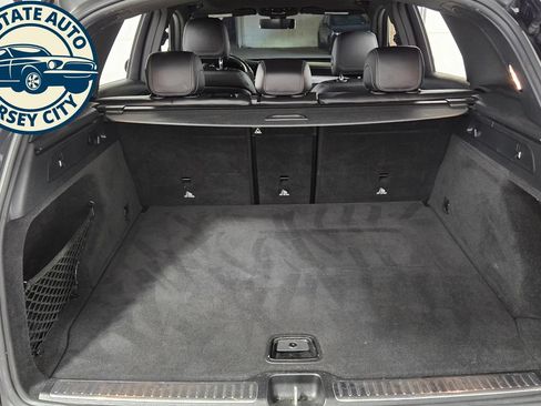 Used 2021 Mercedes-Benz GLC 300 4MATIC w/ Premium Package image 33