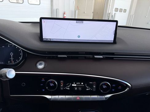 Used 2022 Genesis GV70 2.5T w/ Advanced Package image 30