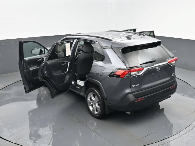 Used 2022 Toyota RAV4 XLE AWD/4WD image 24