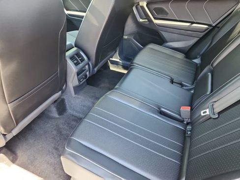 Certified 2024 Volkswagen Tiguan SE R-Line AWD/4WD image 8