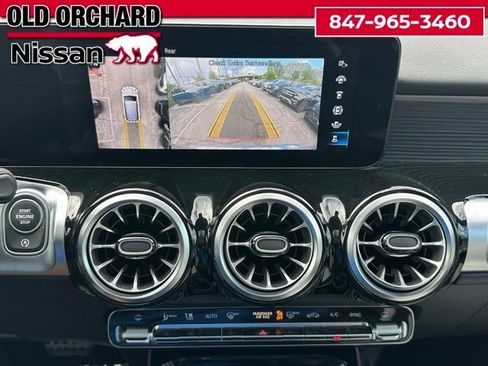 Used 2023 Mercedes-Benz GLB 250 4MATIC image 17