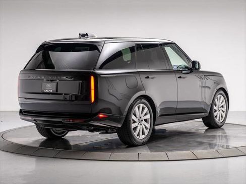 New 2026 Land Rover Range Rover SE image 5
