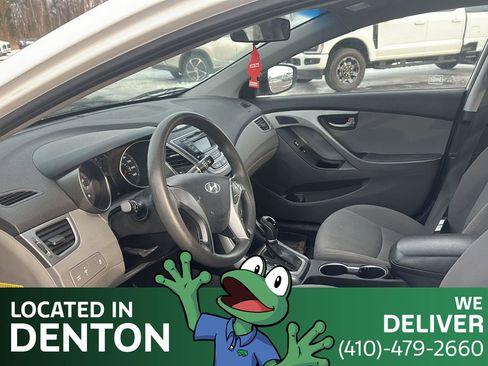 Used 2016 Hyundai Elantra SE image 15