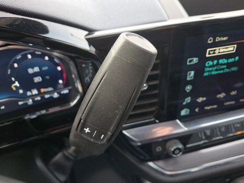 Used 2025 Chevrolet Silverado 3500 High Country w/ High Country Premium Package image 15