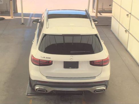 Used 2022 Mercedes-Benz GLB 250 image 10