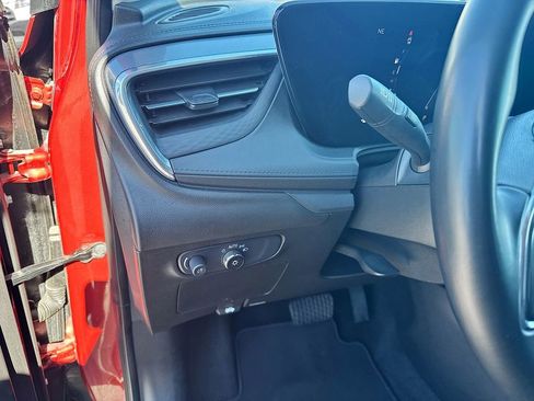 Used 2024 Buick Encore GX Sport Touring image 10