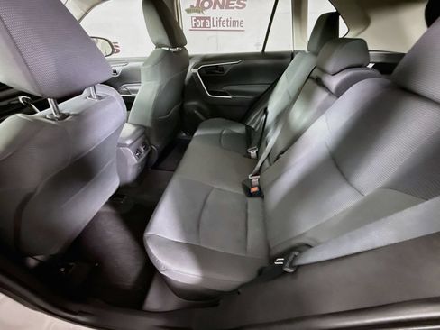 Certified 2022 Toyota RAV4 LE AWD/4WD image 26