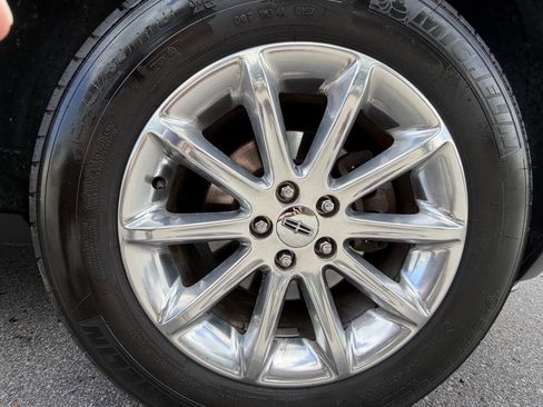 Used 2013 Lincoln MKX FWD image 16