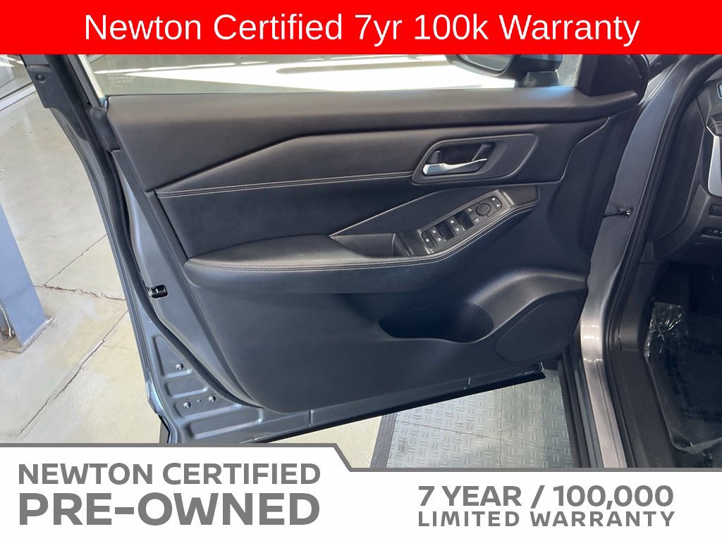 Used 2024 Nissan Rogue SV w/ SV Premium Package FWD image 36