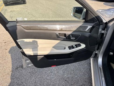 Used 2016 Mercedes-Benz E 350 Sedan image 20