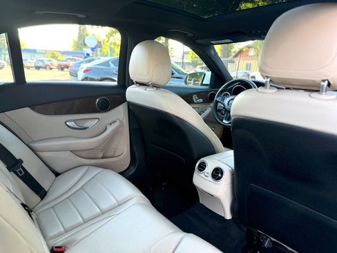 Used 2018 Mercedes-Benz C 300 Sedan w/ Premium Package image 12