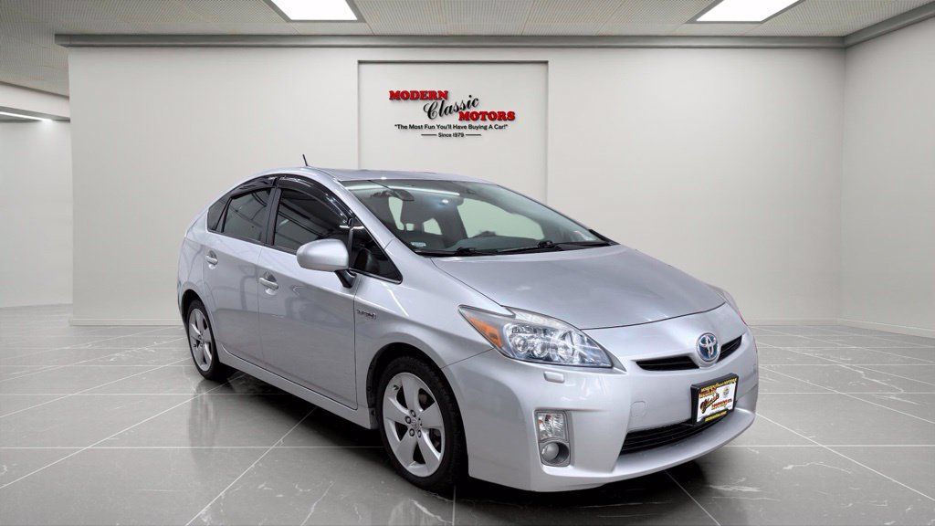 Used 2010 Toyota Prius Five w/ Navigation Pkg FWD image 1