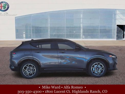 New 2026 Alfa Romeo Tonale w/ Black Premium Package image 7