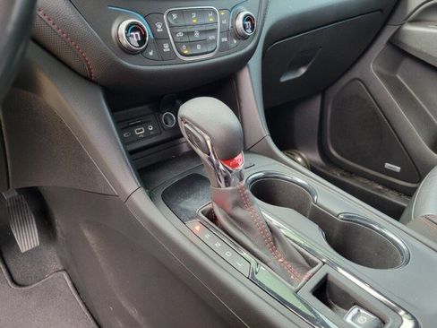 Used 2022 Chevrolet Equinox RS w/ RS Leather Package image 21