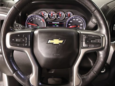 Used 2021 Chevrolet Silverado 1500 LT AWD/4WD image 3