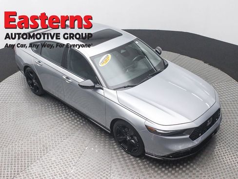 Used 2024 Honda Accord Sport image 3