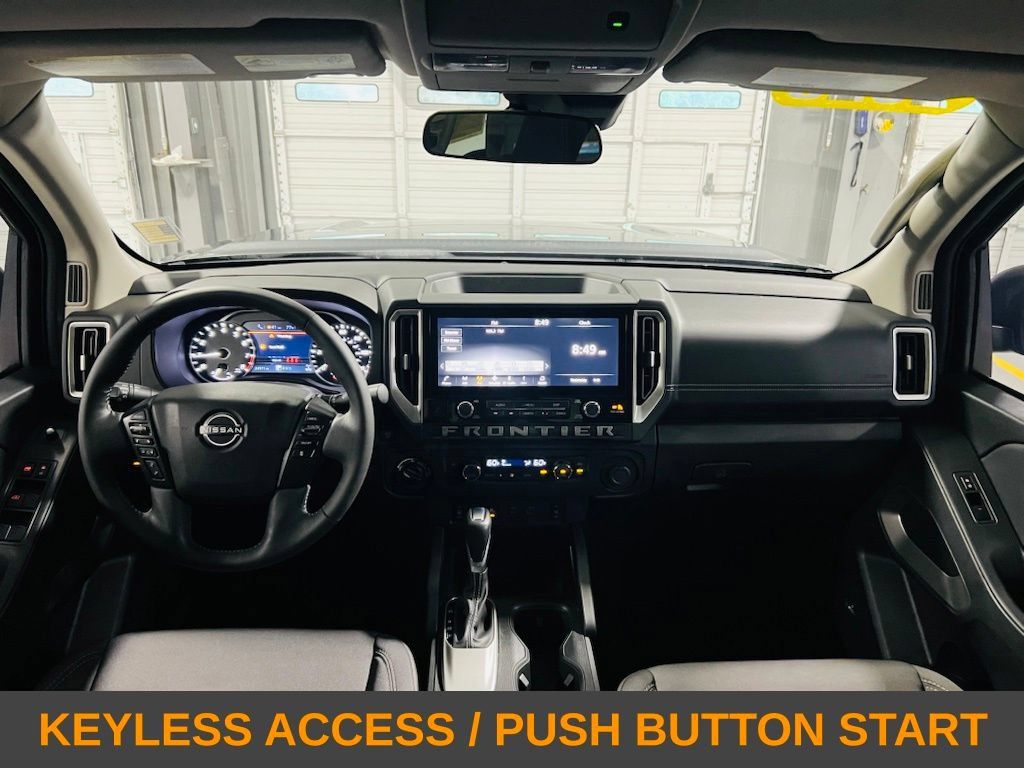 Used 2025 Nissan Frontier SV w/ SV Convenience Package AWD/4WD image 4