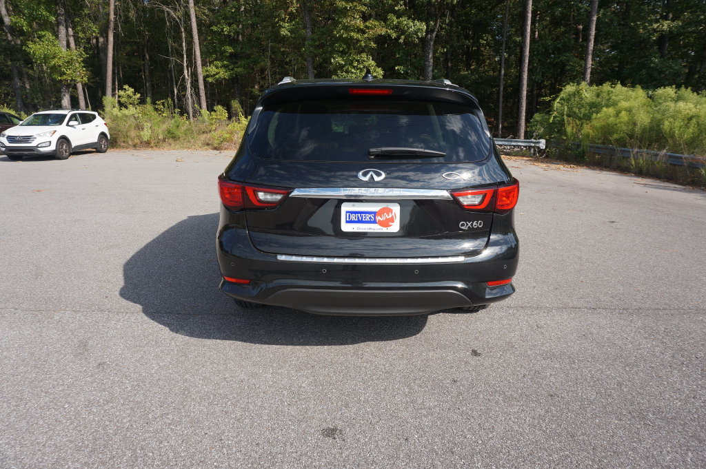 Used 2020 INFINITI QX60 Luxe w/ Essential Package FWD image 25