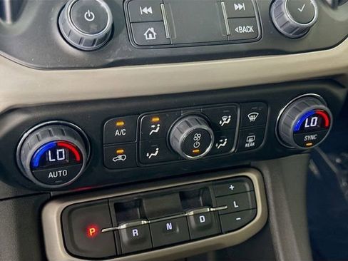 Used 2023 GMC Acadia Denali w/ Denali Ultimate Package image 16