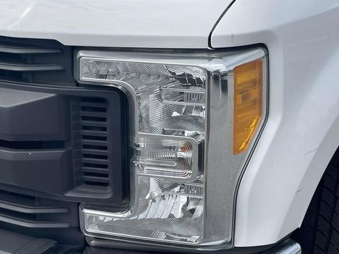 Used 2017 Ford F250 XL w/ Power Equipment Group RWD image 9