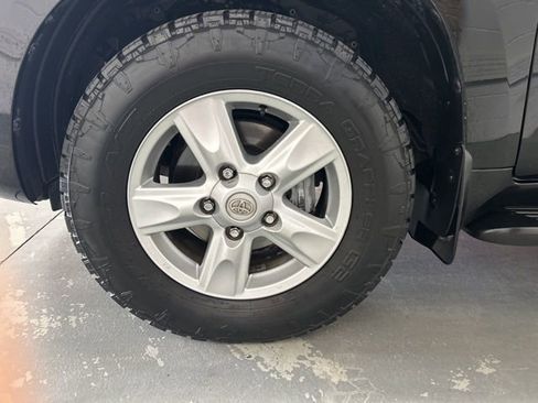Used 2010 Toyota Land Cruiser AWD/4WD image 4