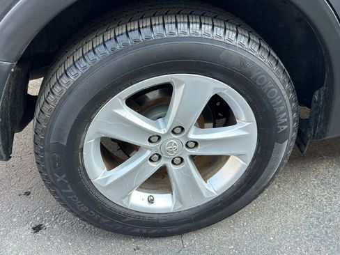 Used 2013 Toyota RAV4 XLE image 40