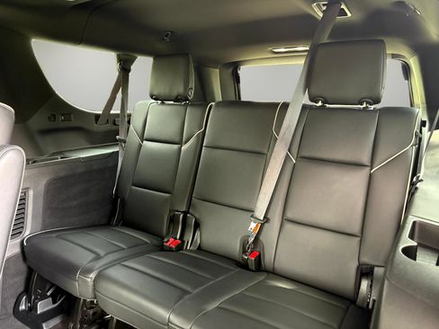Used 2023 Cadillac Escalade ESV Premium Luxury AWD/4WD image 15