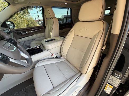 Certified 2022 GMC Yukon Denali w/ Denali Premium Package image 18