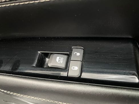 Used 2024 Jeep Wagoneer Series II w/ Flexible Seating Group image 29