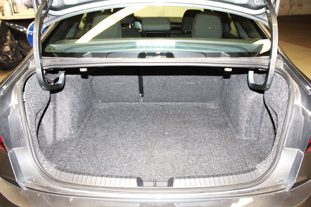 Used 2025 Volkswagen Jetta Sport FWD image 32