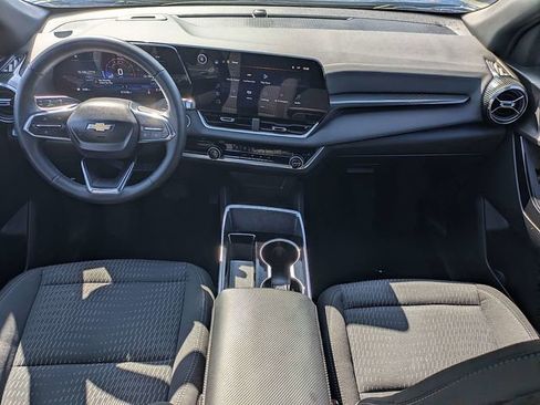 Used 2025 Chevrolet Equinox LT FWD image 13