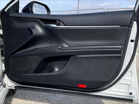 Used 2023 Toyota Camry SE image 22