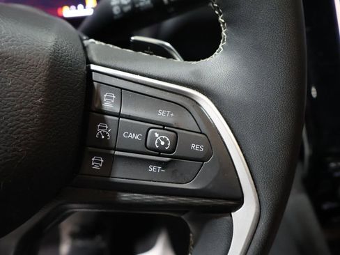 Used 2024 Jeep Grand Cherokee Altitude image 40