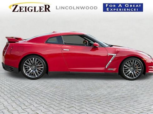 Used 2016 Nissan GT-R Premium AWD/4WD image 14