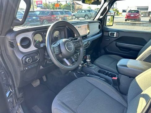 Used 2024 Jeep Wrangler Unlimited AWD/4WD image 13