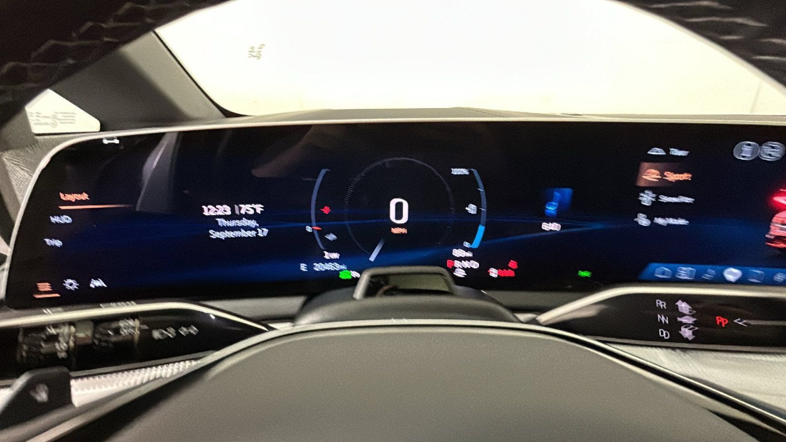 Used 2025 Cadillac Optiq Luxury 2 w/ LPO, Floor Liner Package AWD/4WD image 21