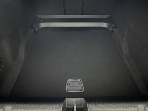 Used 2023 Mercedes-Benz EQE 500 4MATIC Sedan image 31