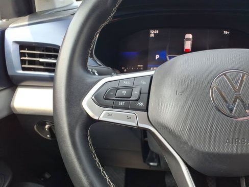 Used 2022 Volkswagen Taos SE FWD image 12