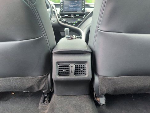 Used 2024 Toyota Camry XLE FWD image 35
