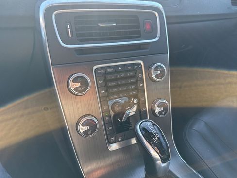 Used 2015 Volvo S60 T5 Premier w/ Climate Package image 15