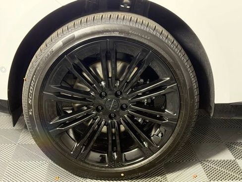 New 2026 Land Rover Range Rover SE image 12