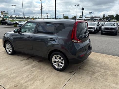 Used 2022 Kia Soul LX w/ Technology Package FWD image 3