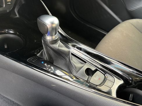 Used 2020 Toyota C-HR XLE FWD image 24
