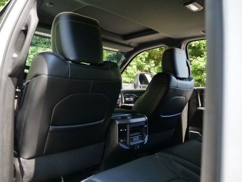 Used 2026 RAM 2500 Laramie AWD/4WD image 34