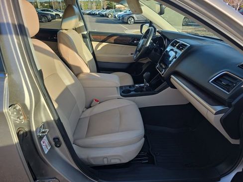 Used 2019 Subaru Outback 2.5i Limited AWD/4WD image 16